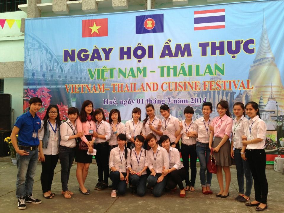 Ngày hội Ẩm thực Việt Nam-Thái Lan tại trường CĐCN Huế