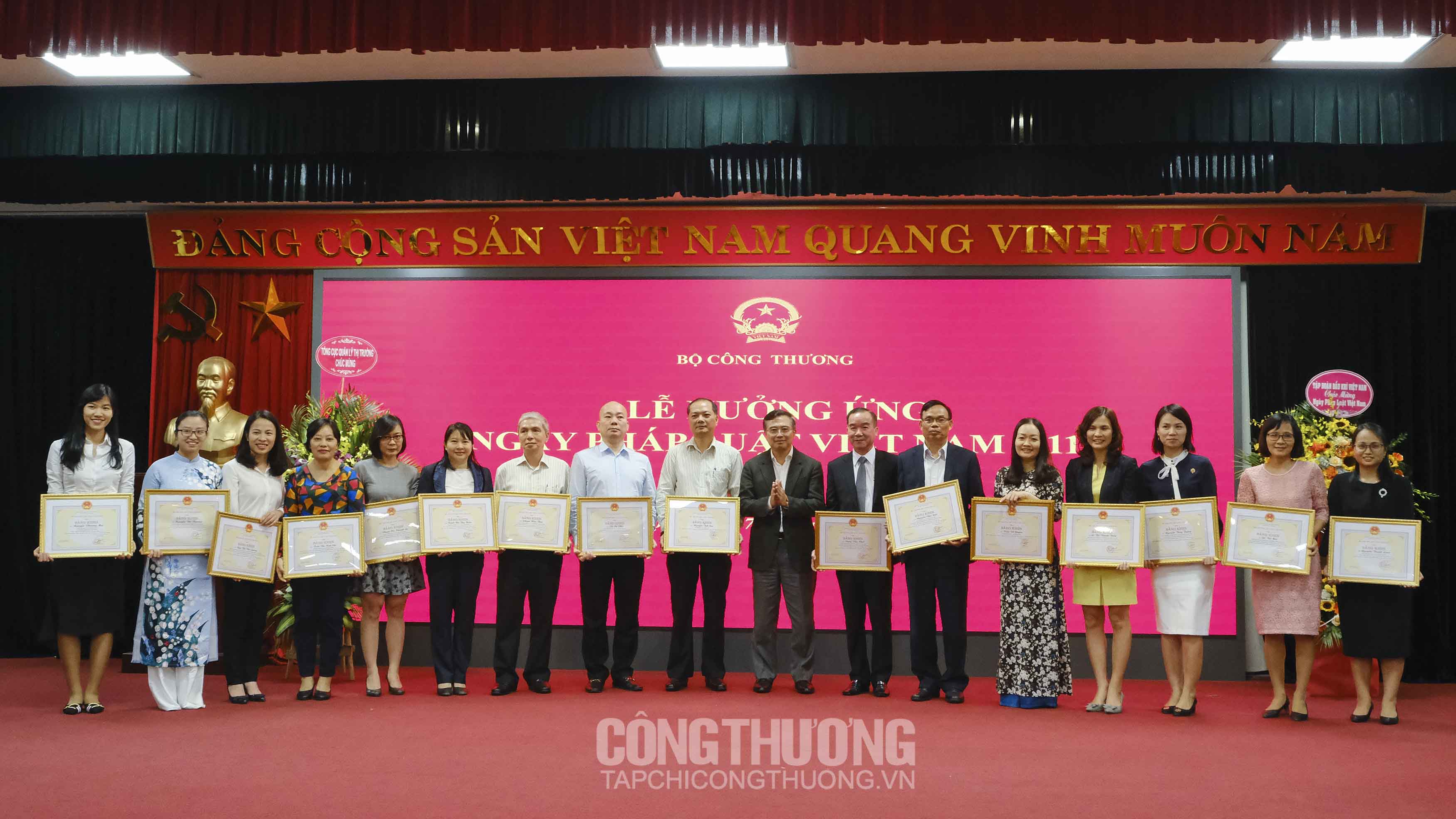 Ngành Công Thương hướng tới Ngày Pháp luật 2019 thực chất và hiệu quả Ngành Công Thương hướng tới Ngày Pháp luật 2019 thực chất và hiệu quả