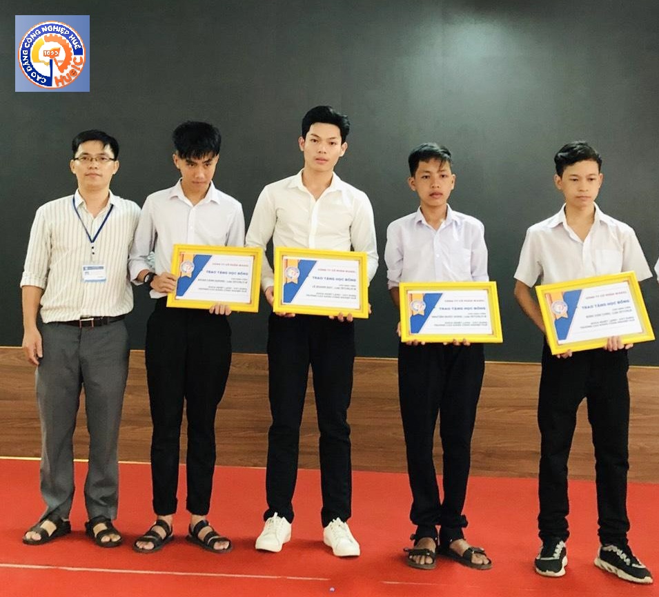 Học bổng khuyến khích học tập và khen thưởng học sinh, sinh viên Học bổng khuyến khích học tập và khen thưởng học sinh, sinh viên