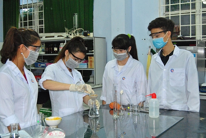 HueIC: Toàn hệ thống chính trị quyết tâm hoàn thành tốt nhiệm vụ năm học 2020 – 2021 trong bối cảnh dịch bệnh COVID-19
