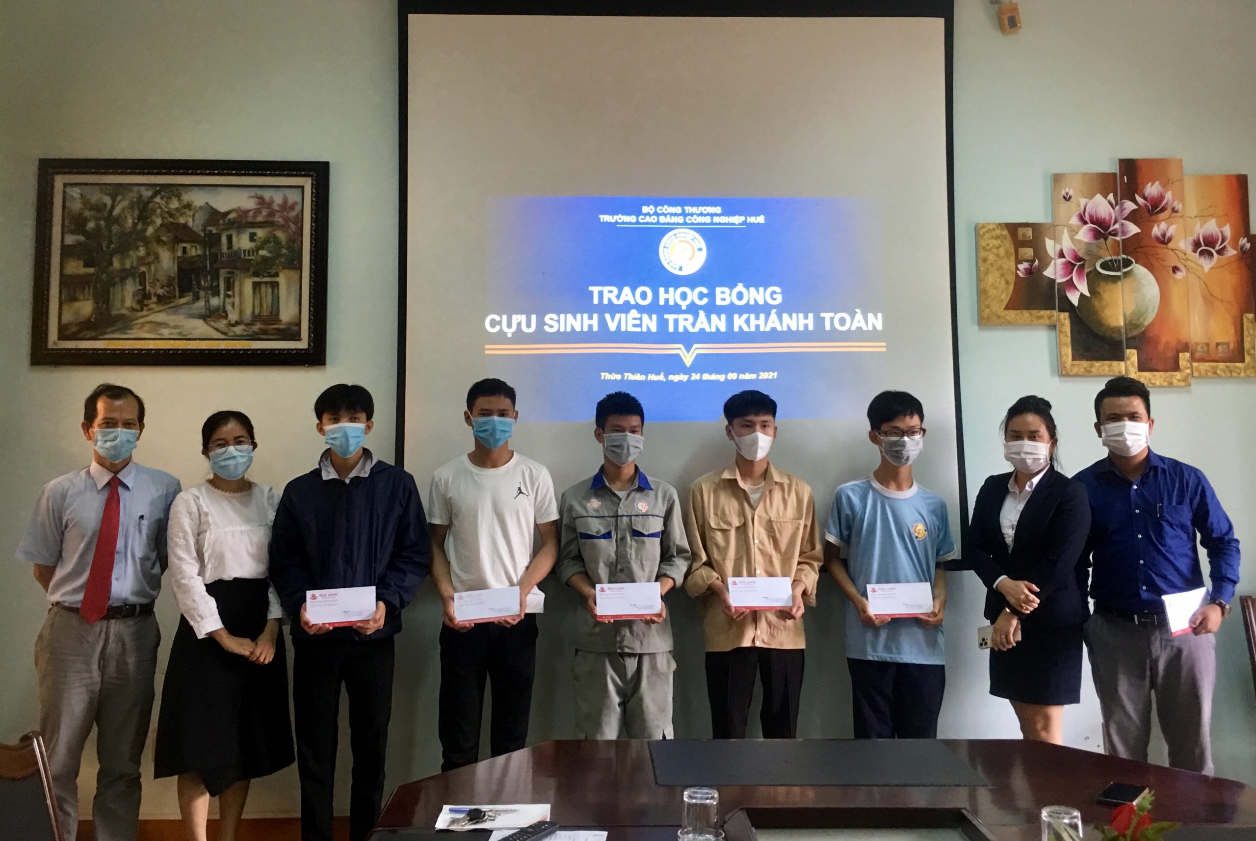 Học bổng Trần Khánh Toàn – Tấm lòng của cựu sinh viên