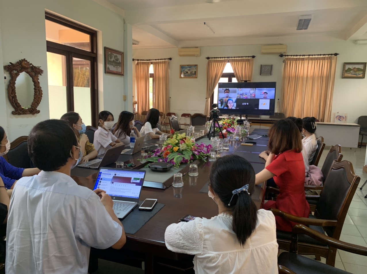 Đẩy mạnh hợp tác đào tạo ngành Chăm sóc sắc đẹp tại HueIC