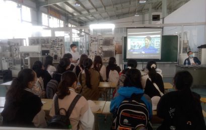 Học sinh trường THPT Đặng Huy Trứ trải nghiệm, hướng nghiệp tại HueIC