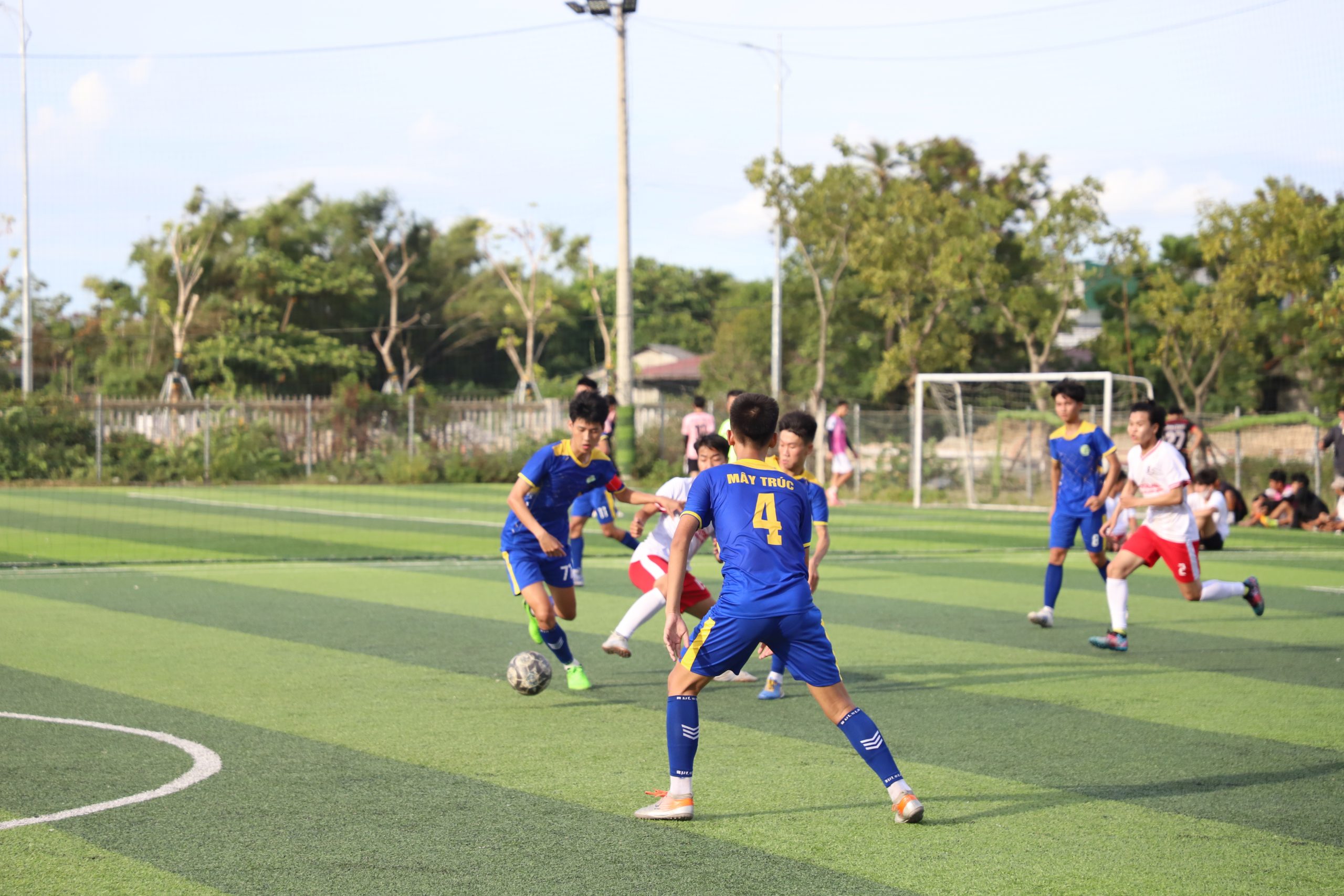 Khởi tranh giải bóng đá học sinh khối 12 tranh cup HueIC-Sakico