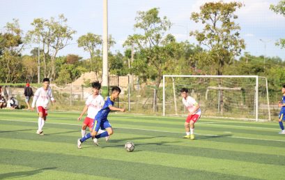 Đã xác định được các đội lọt vào vòng bán kết giải bóng đá Giải bóng đá học sinh khối 12 năm học 2021 – 2022 tranh cup HueIC- Sakico